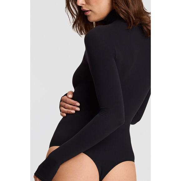 Commando Butter Long Sleeve
Turtleneck Bodysuit Black - XL - EUC - Picture 2 of 9